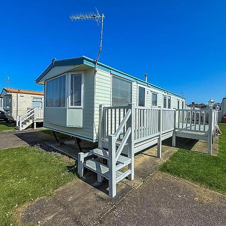 Caravan With Decking At Manor Park, Nearby Hunstanton Beach Ref 23013C Exterior photo