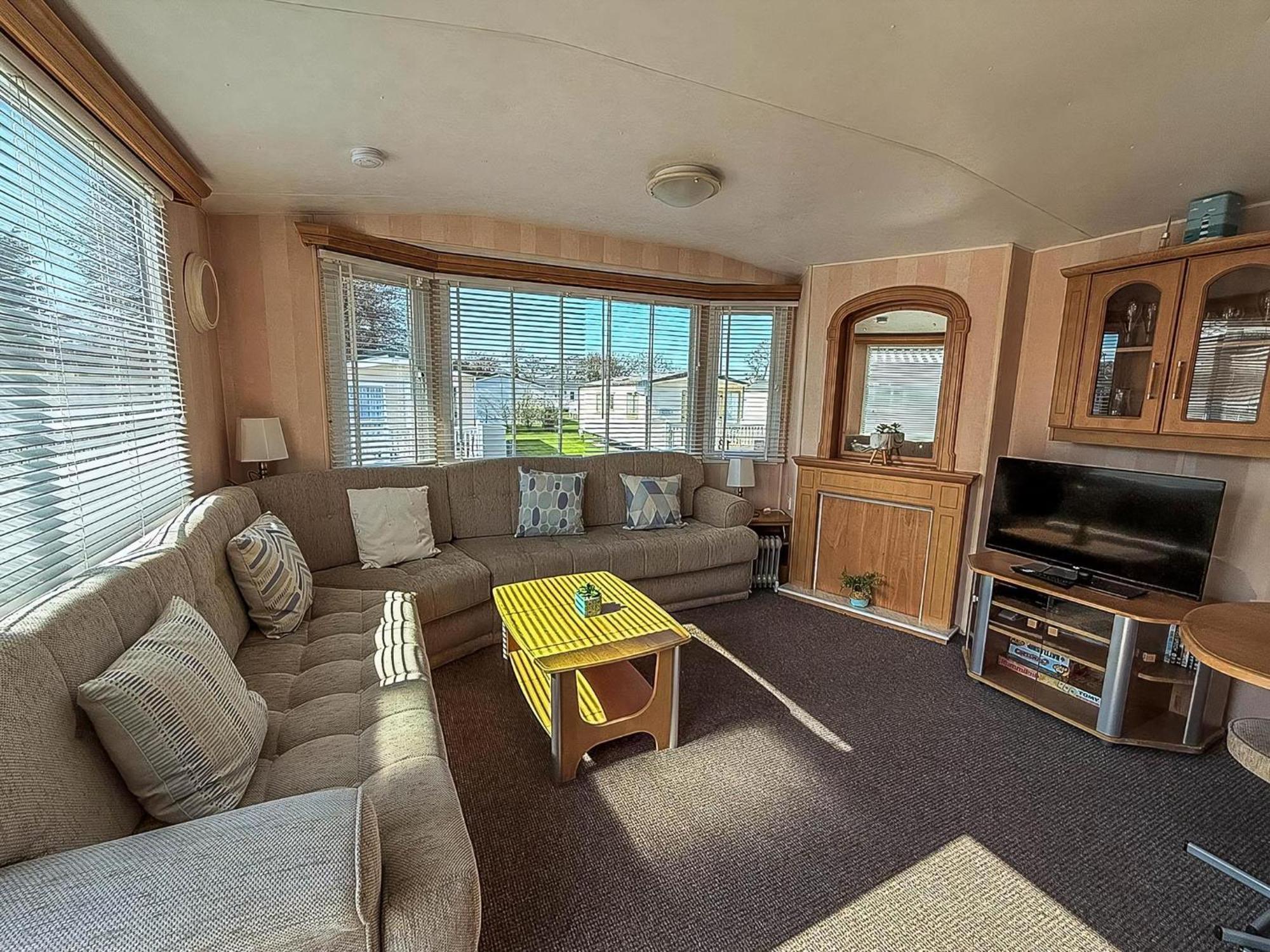 Caravan With Decking At Manor Park, Nearby Hunstanton Beach Ref 23013C Exterior photo